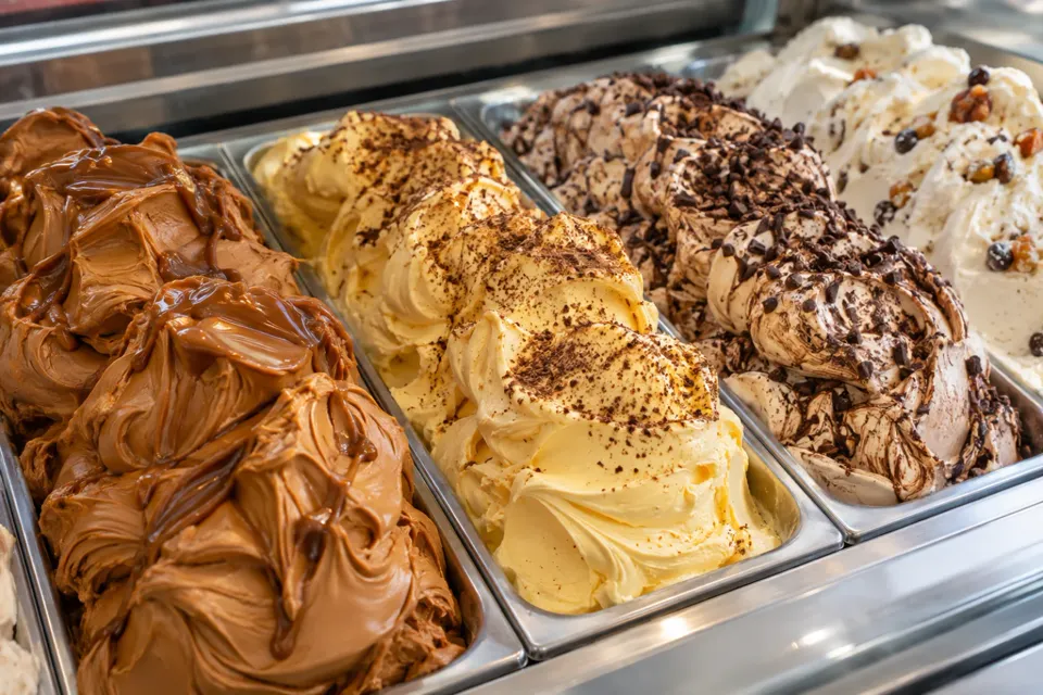 Bachas de dulce de leche, sambayón, granizado y crema rusa